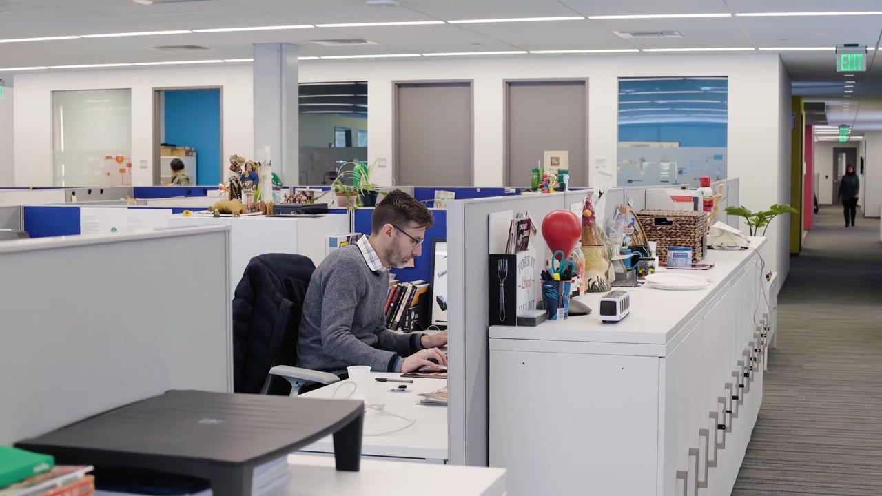 Schneider Electric How Microsoft Teams helped create a successful HR marketing campaign