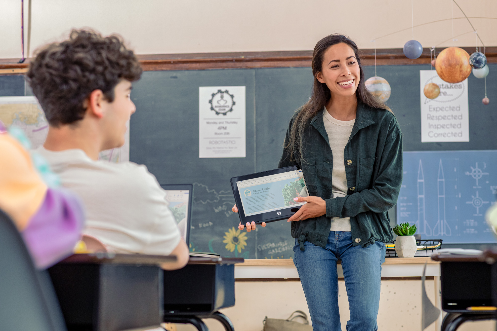 Top reasons why teachers and students love using Windows 11