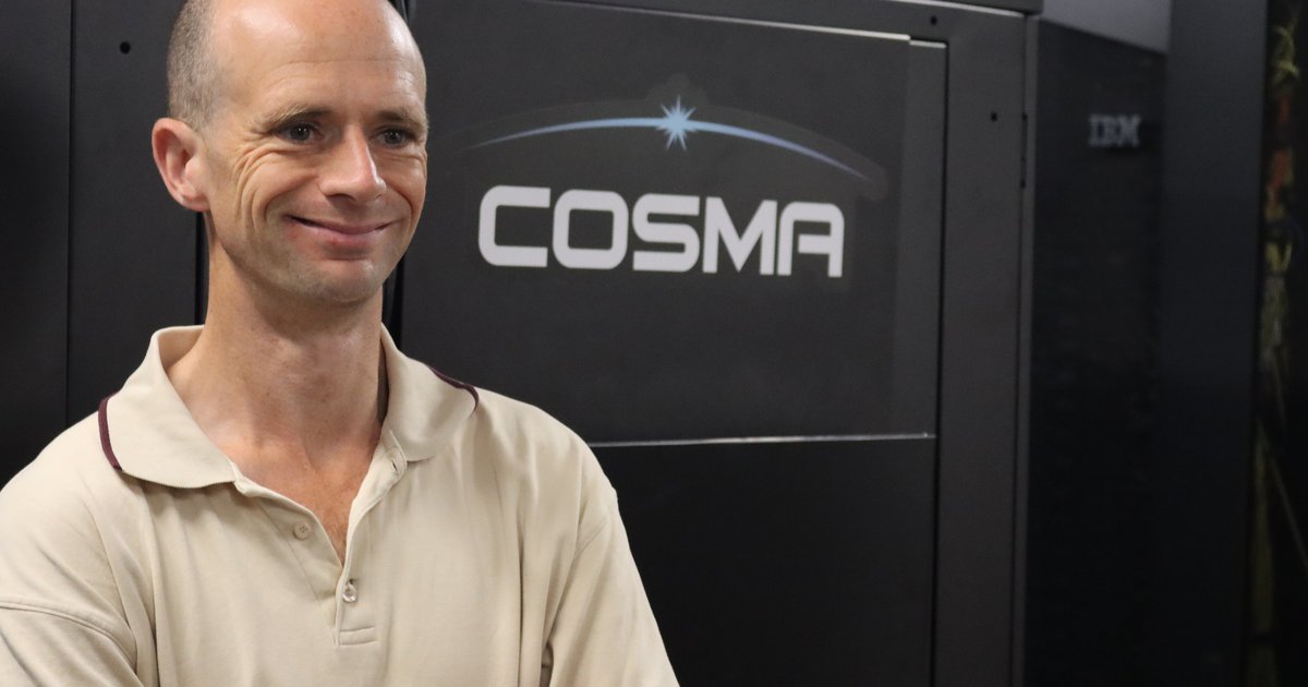 Simulating the flamingo universe, and other challenges at trillion-particle scales
